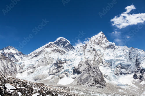 Mount Everest, Himalayan mountains © Avatar_023