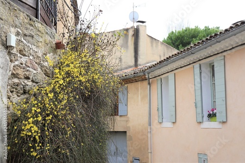 VIEILLES RUELLES - VILLAGE DE LOURMARIN - VAUCLUSE - PROVENCE - FRANCE