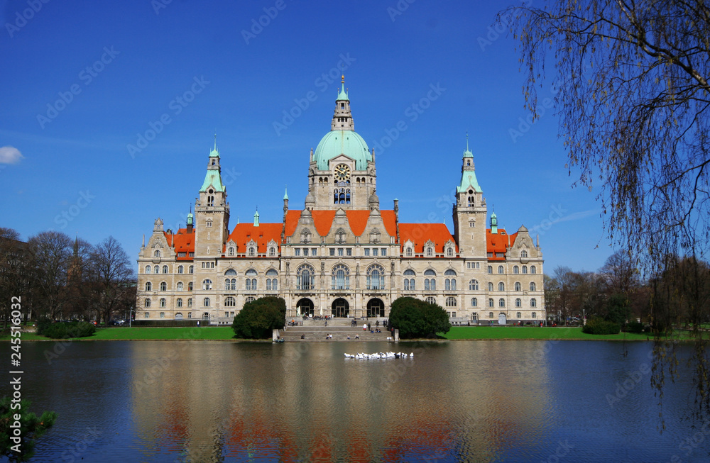 View of New City Hall (Neues Rathaus) of Hannover, Germany View of New City Hall (Neues Rathaus) of Hannover, Germany