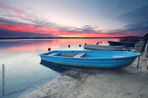 romantischer Abend mit Booten am Steg © Jenny Sturm