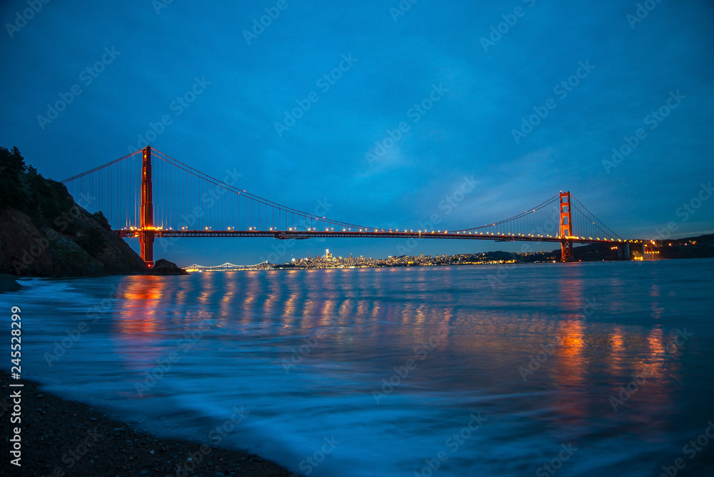 Fototapeta premium Golden Gate Bridge San Francisco California Night