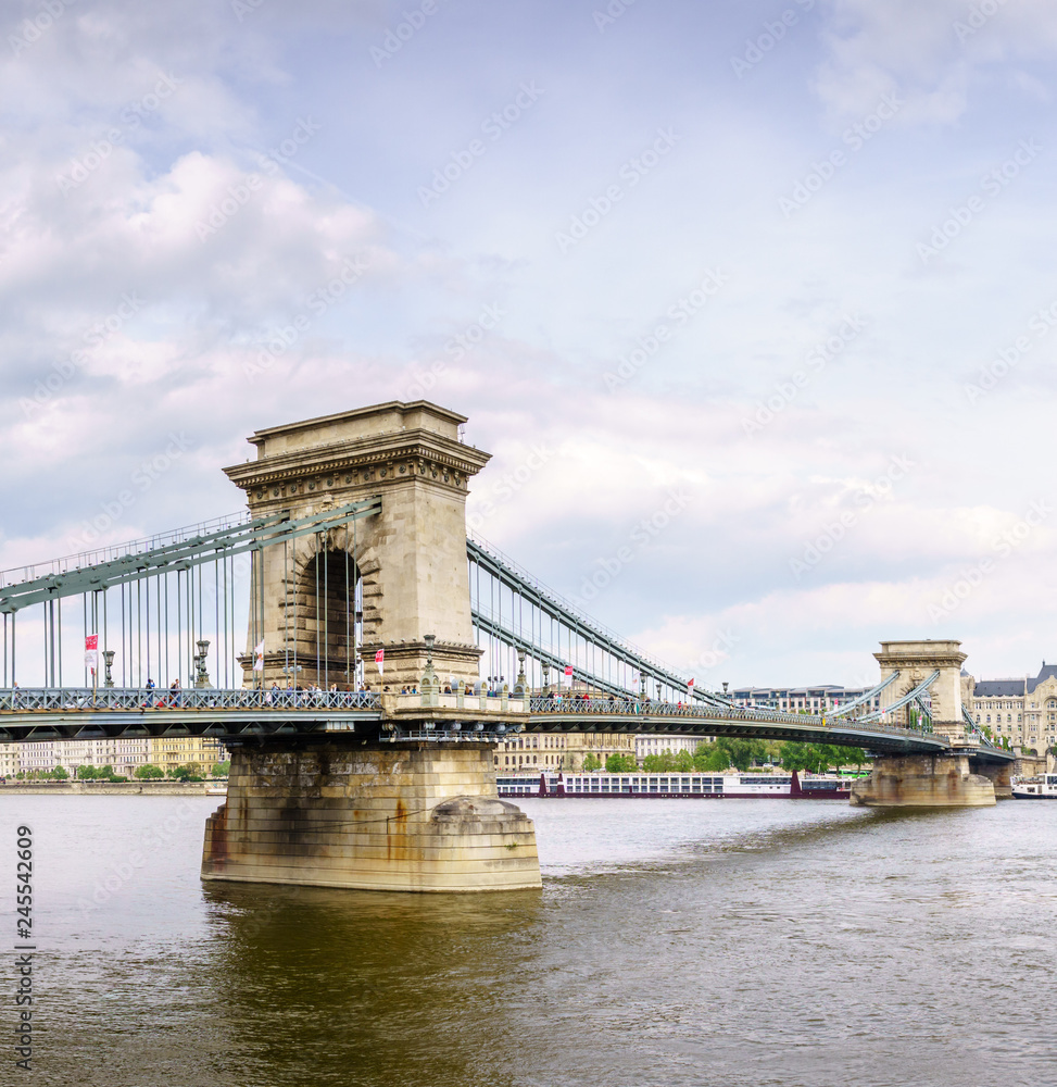 Obraz premium Chain bridge, Budapest, Hungary
