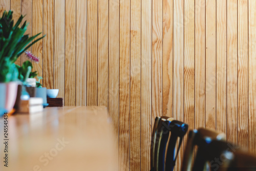 Foto Wooden Wall in Restaurant and Cafe, Contemporary Interior Design