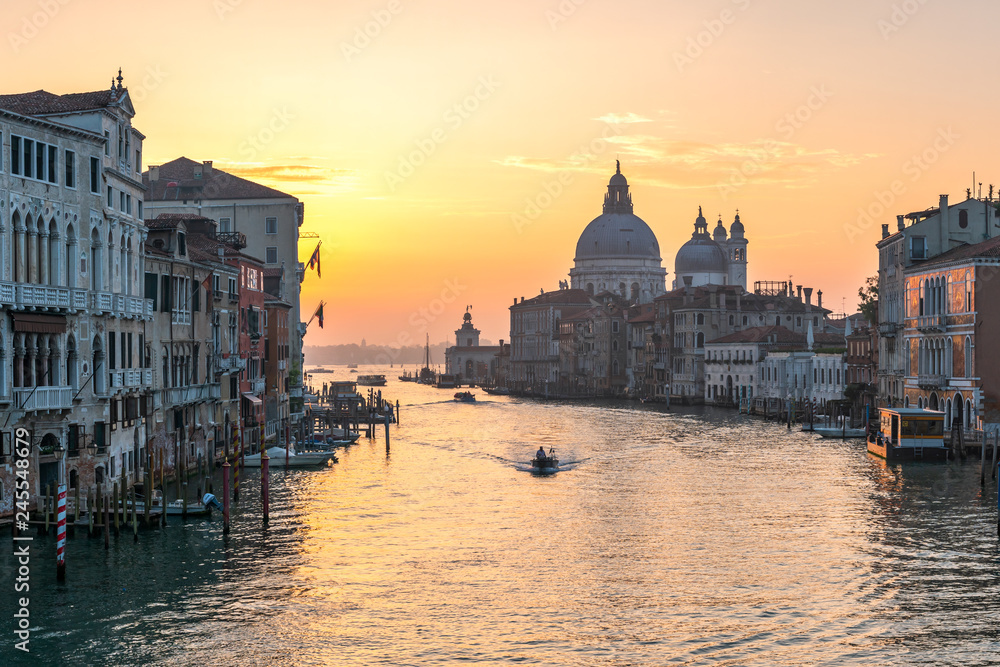 Sonnenuntergang über dem Canal Grande, Venedig, Italien