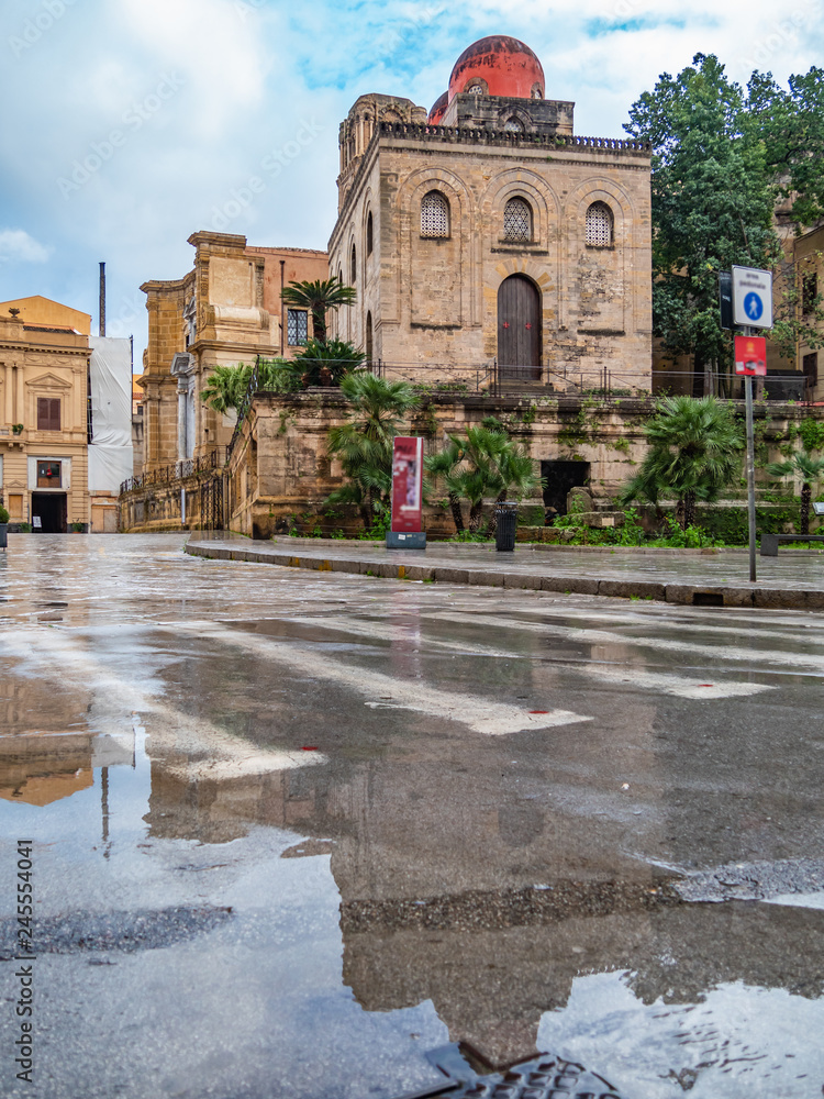 Obraz premium The Church of San Cataldo is a Catholic church located at Piazza Bellini in central Palermo, Sicily, Italy.