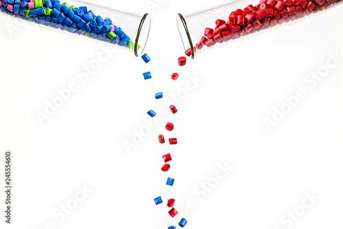 Photos Polymeric dye. Plastic pellets. Colorant for plastics. Pigment i