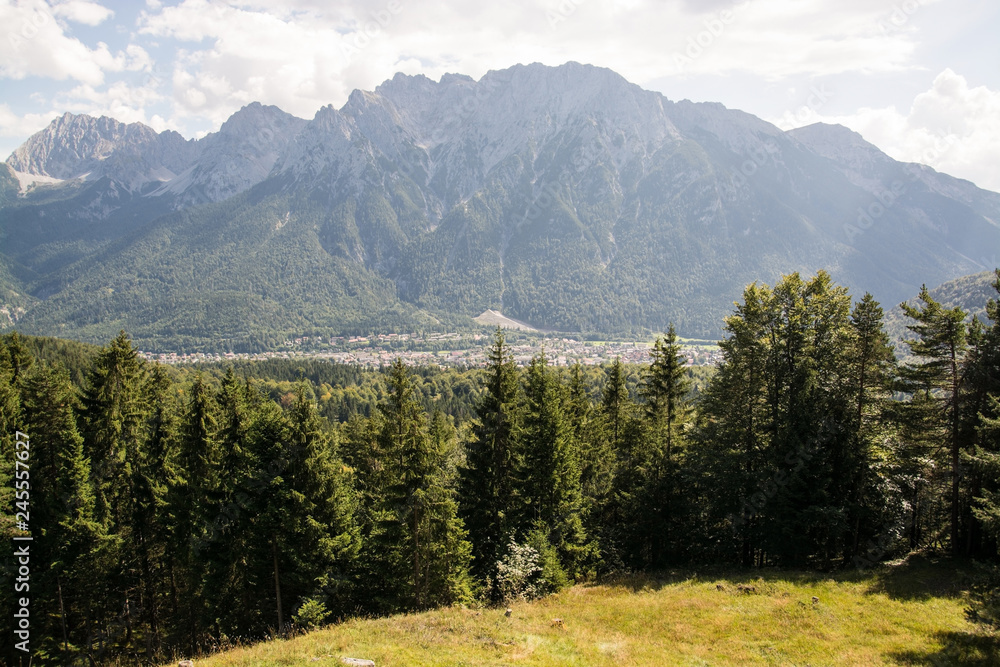 Fototapeta premium Karwendel bei Mittenwald, Bayern, Deutschland