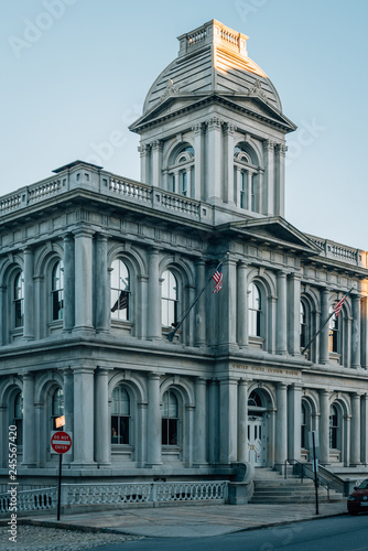 Bild auf Leinwand The United States Customs House in Portland, Maine