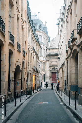 A narrow street in Marais  Paris  France