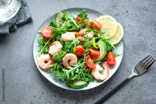 Avocado Shrimp Salad with Arugula and Tomatoes