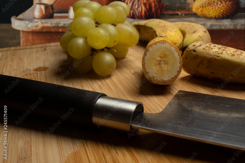 plátano y uva