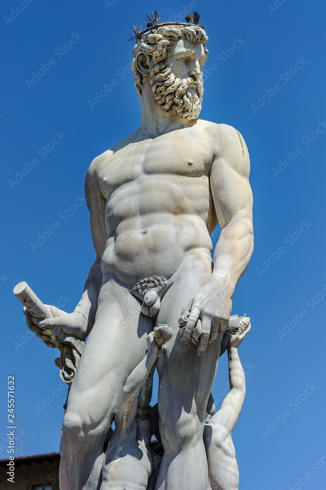 Firenze, statue fontana del Nettuno