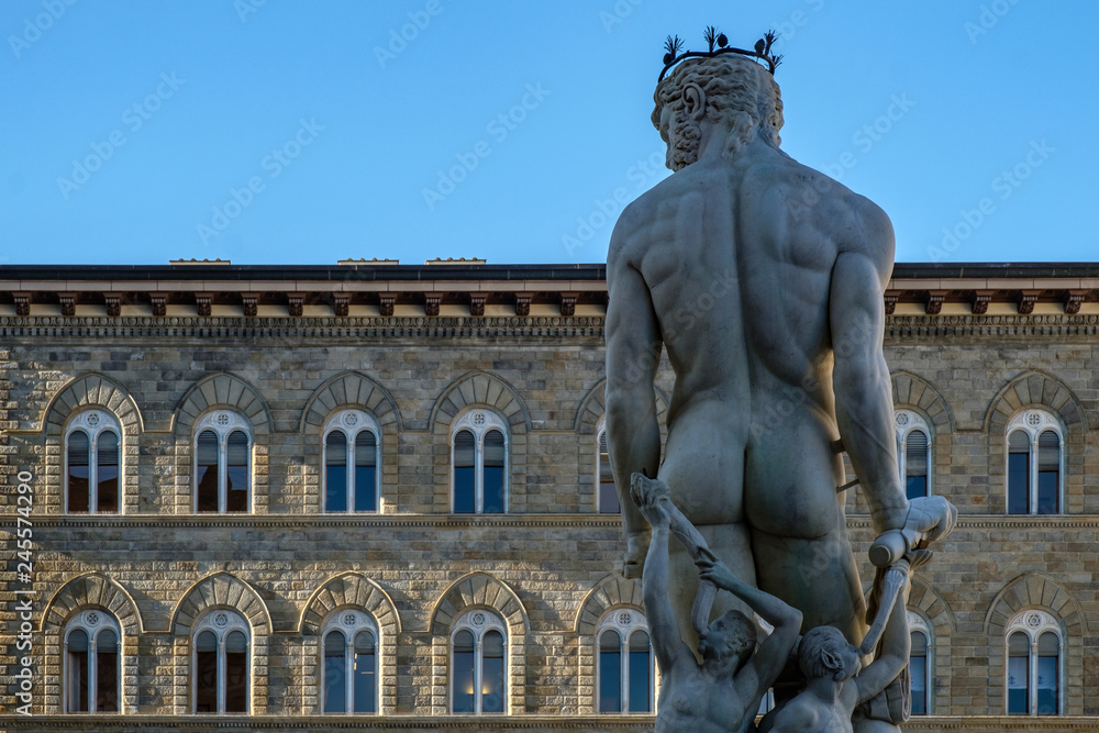 Firenze, statue fontana del Nettuno