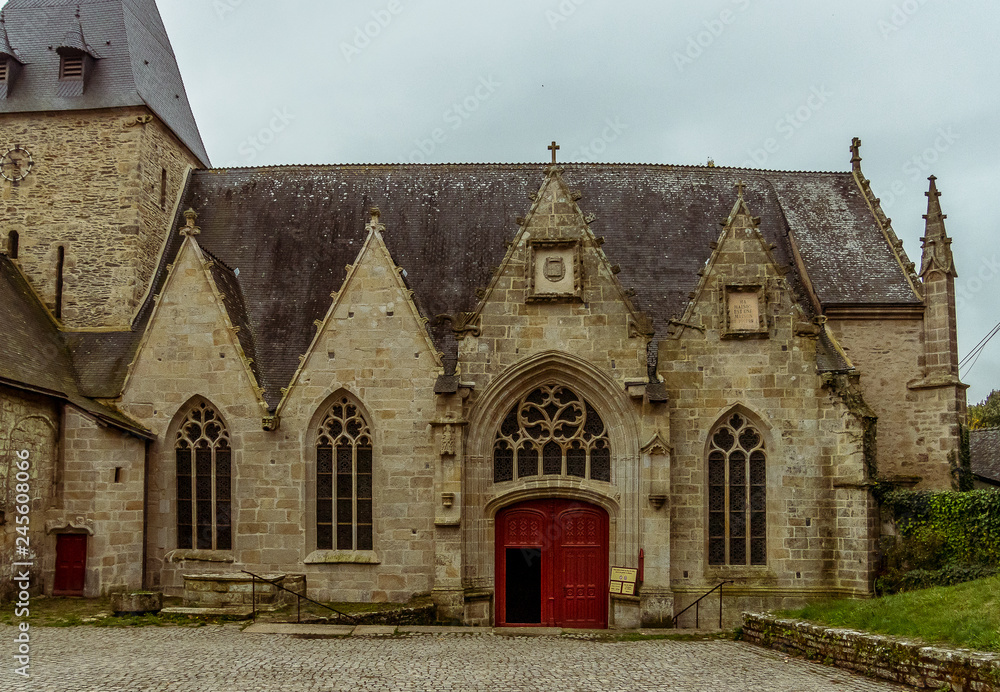Église Notre-Dame-de-la-Tronchaye in Rochefort-en-Terre, French Brittany