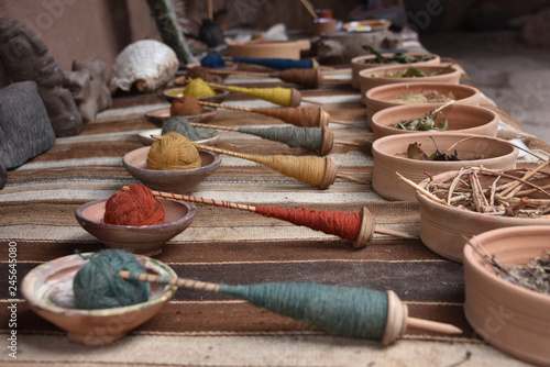 Billede på lærred Natural dyed wool at a traditional textile weaving centre near Cusco, Peru