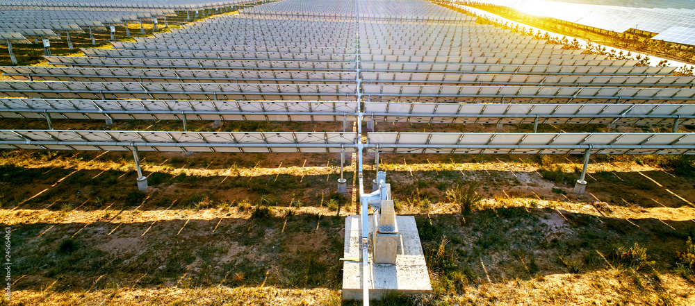 Fototapeta premium Photovoltaic automatic rotating shaft shooting