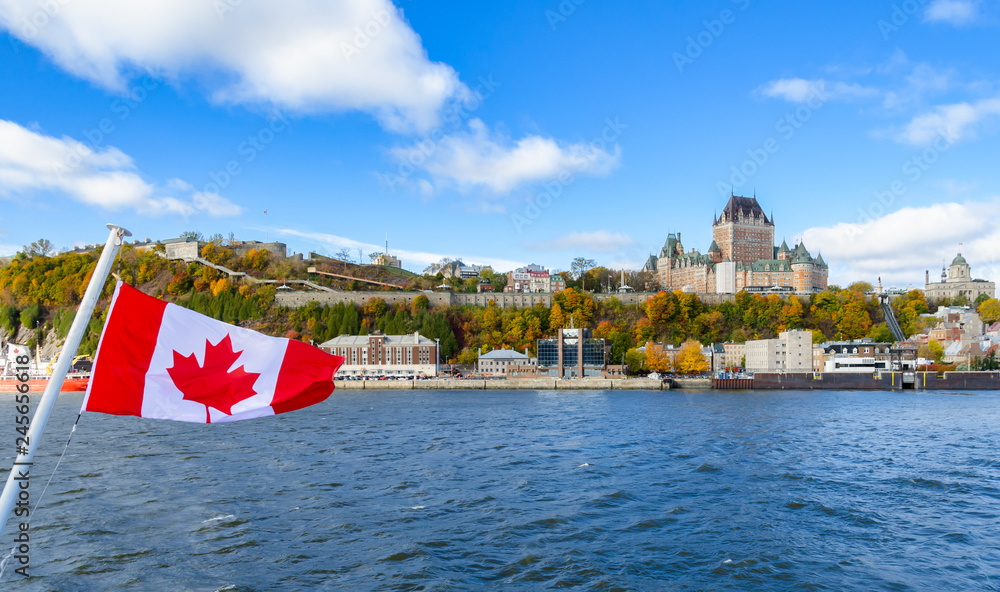 Naklejka premium Stare miasto Quebec jesienią, Quebec, Kanada