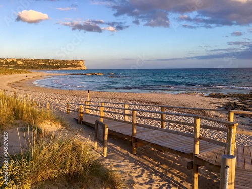 Playa al atardecer