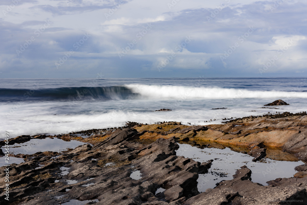 Obraz premium waves on the beach