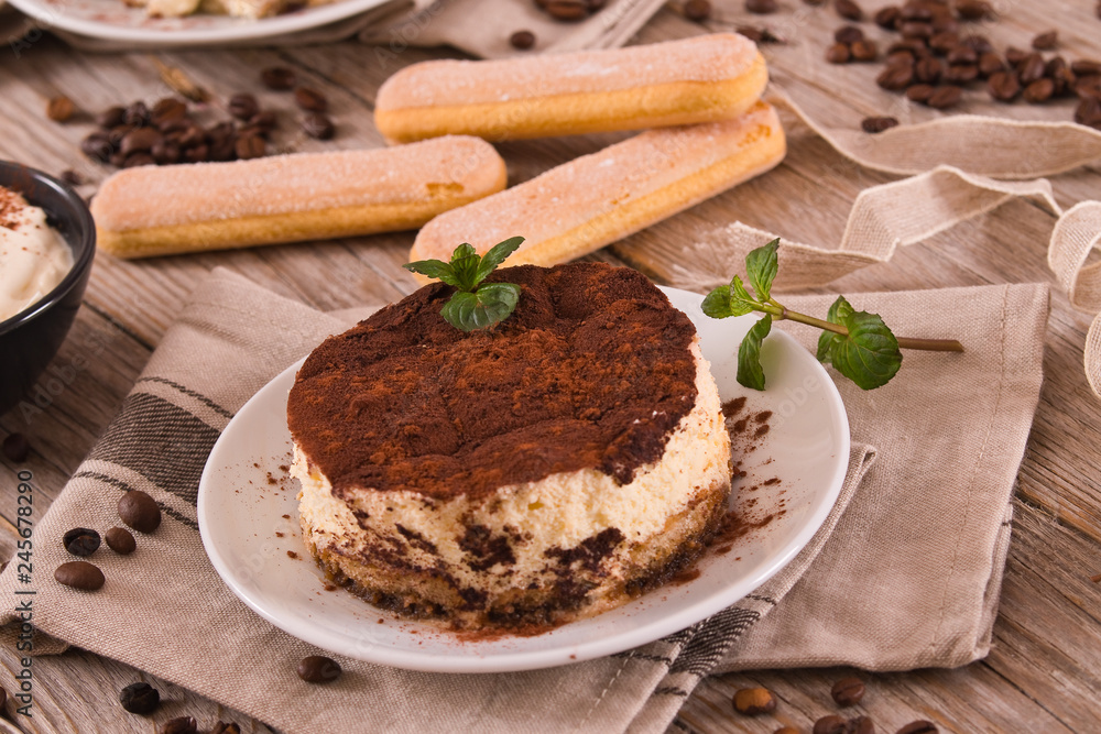 Tiramisu. Tiramisu.