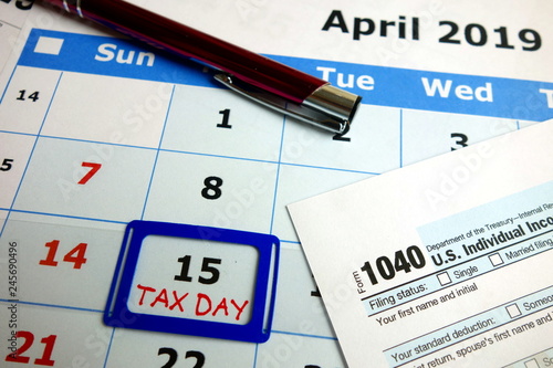 Calendar showing deadline for filing taxes - April 15, 2019