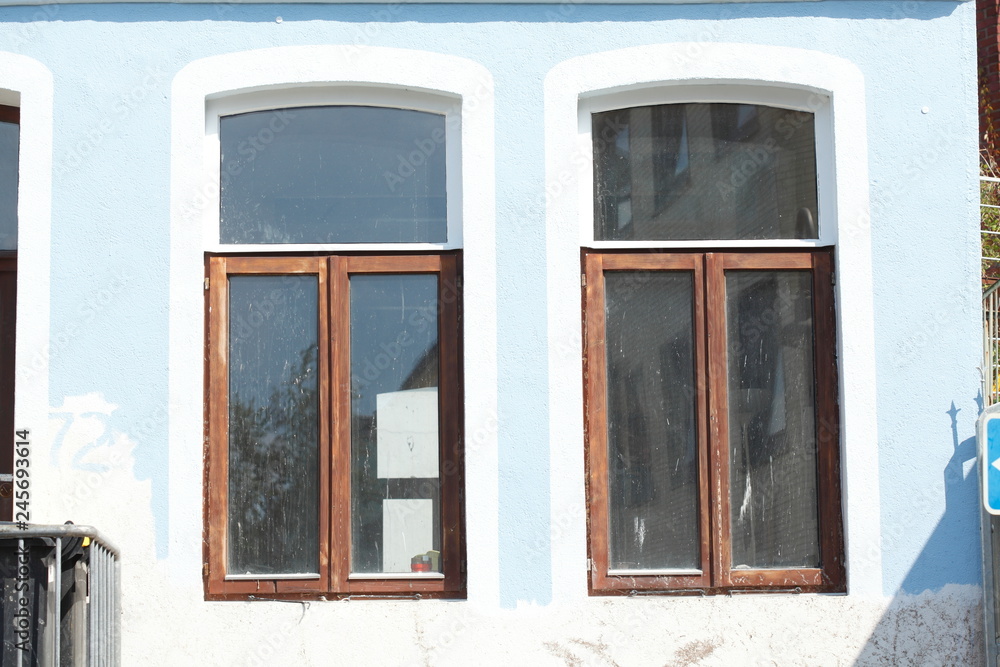 Fototapeta premium Alte Holzfenster