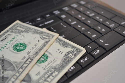  Dollar on keyboard