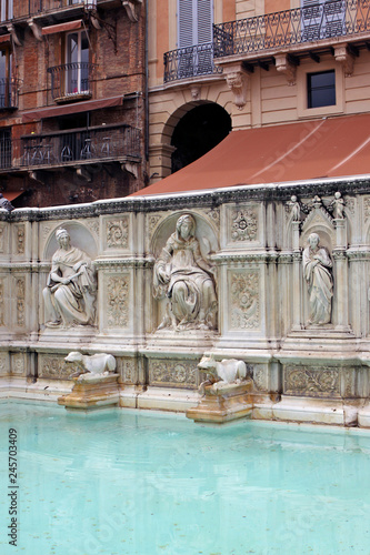 Fonte Gaia fountain at Piazza del Campo, Siena, Tuscany © pwmotion