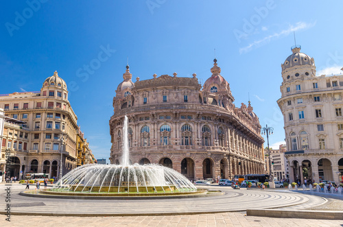 Фотография Piazza Raffaele De Ferrari square with fountain and Palazzo della Nuova Borsa Pa
