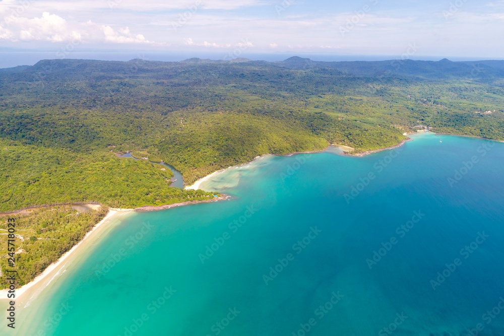 Fototapeta premium Amazing serenity tropical sea beach with tree nature landscape