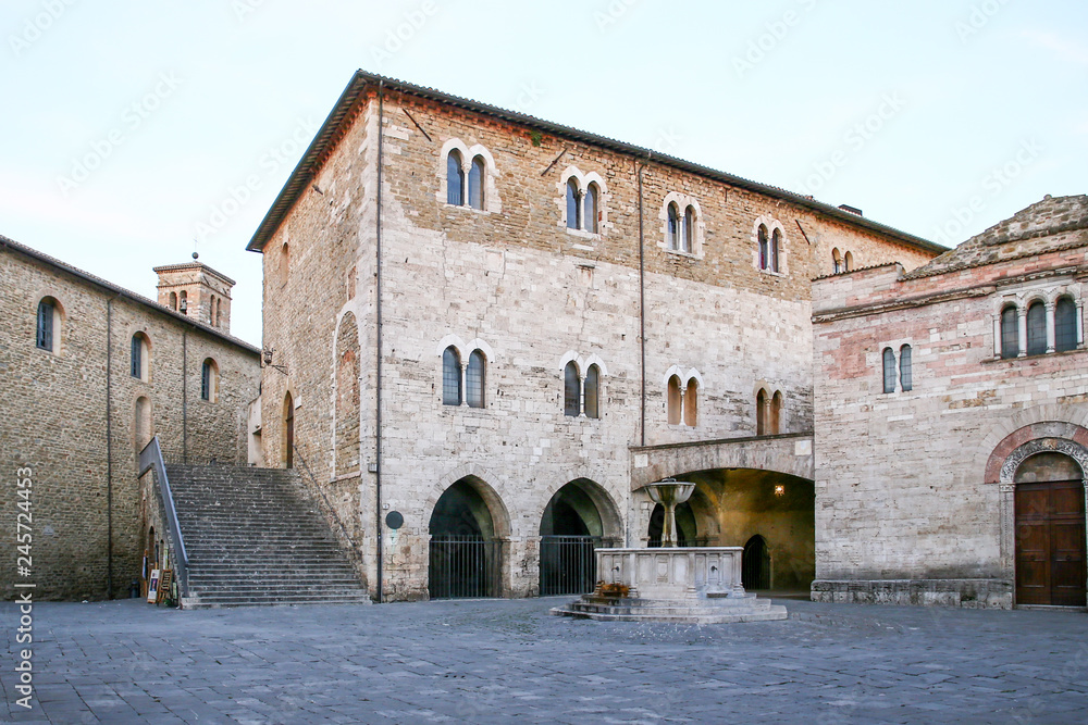 Bevagna, umbria, Italy, Piazza Silvestri, medieval square with san Silvestro Church e consoli  palace