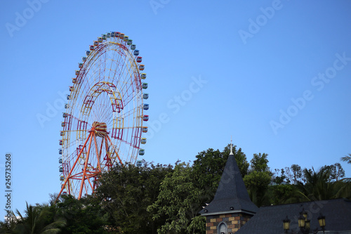 Ferris wheel © Aleksei