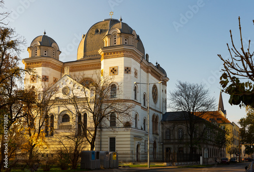 Bilde på lerret Photo of Synagogue in colorful city Gyor in Hungary