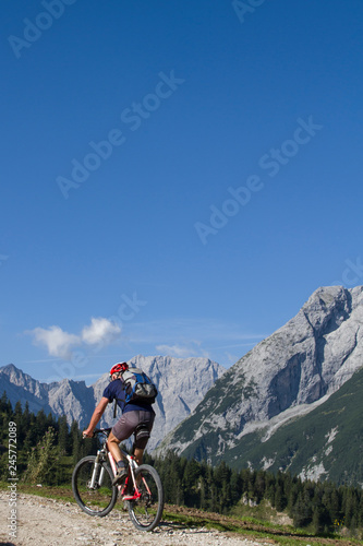 Mountainbiketour aufs Plumsjoch © Hans und Christa Ede