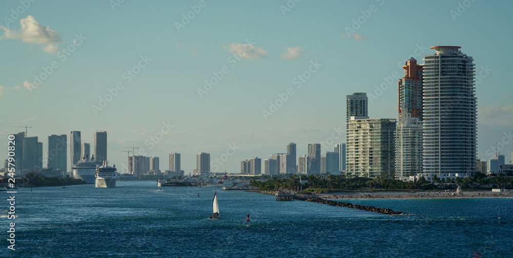 Fototapeta premium SOUTH BEACH MIAMI