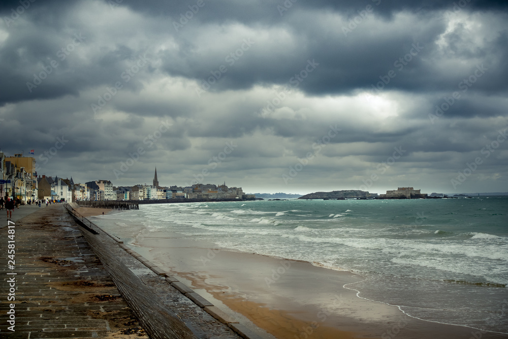 Saint Malo - En attendant la tempête