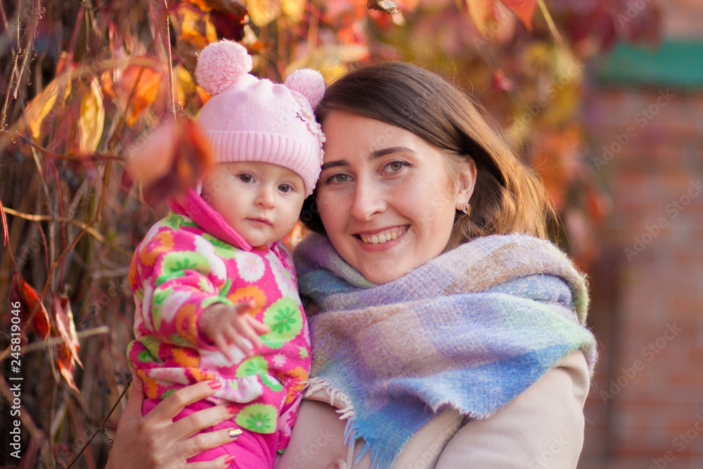 Obraz premium smile of mother and daughter.