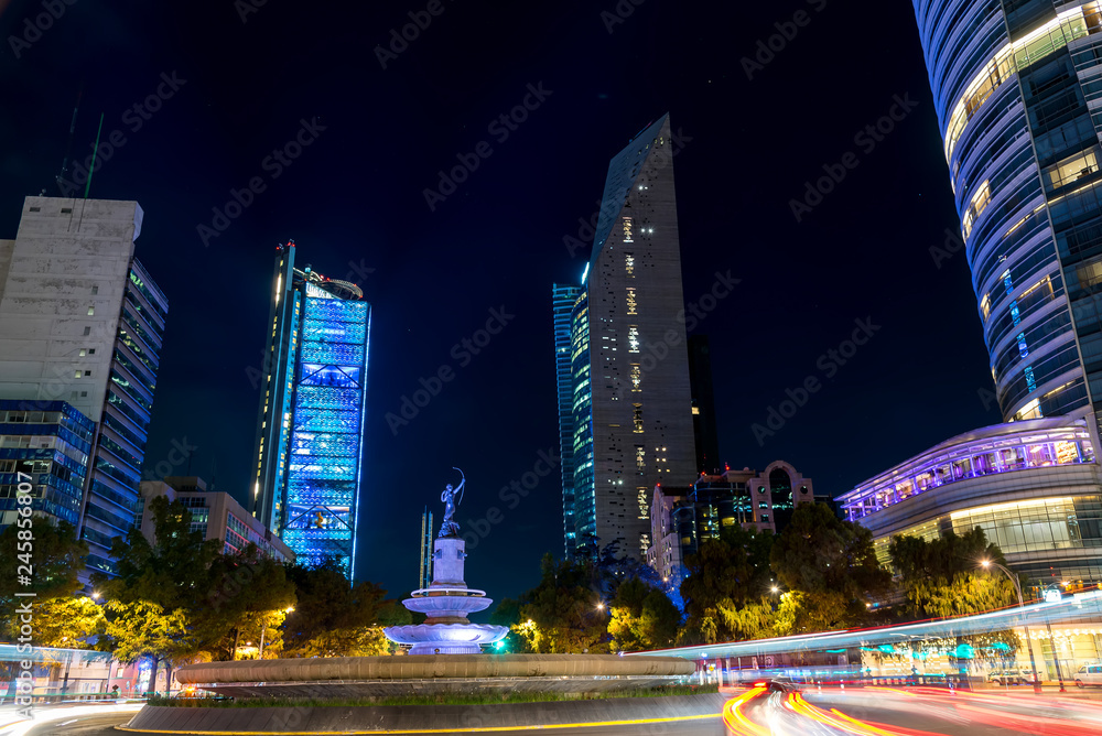 Fototapeta premium Reforma Avenue and Diana Cazadora roundabout