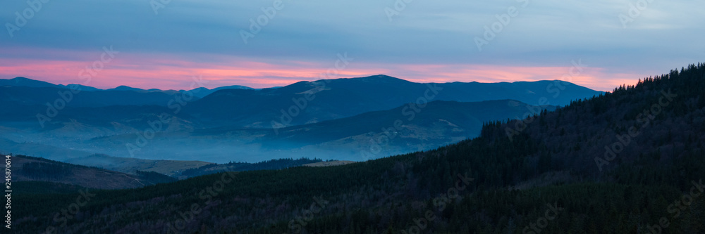 Fototapeta premium Beautiful dramatic sunset in the mountains autumn