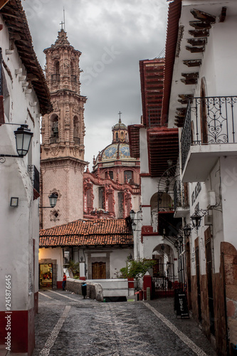 La catedral al fondo