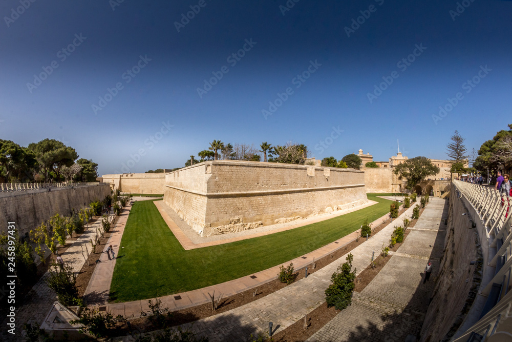 Obraz premium Mdina also known by its titles Città Vecchia or Città Notabile, is a fortified city in the Northern Region of Malta