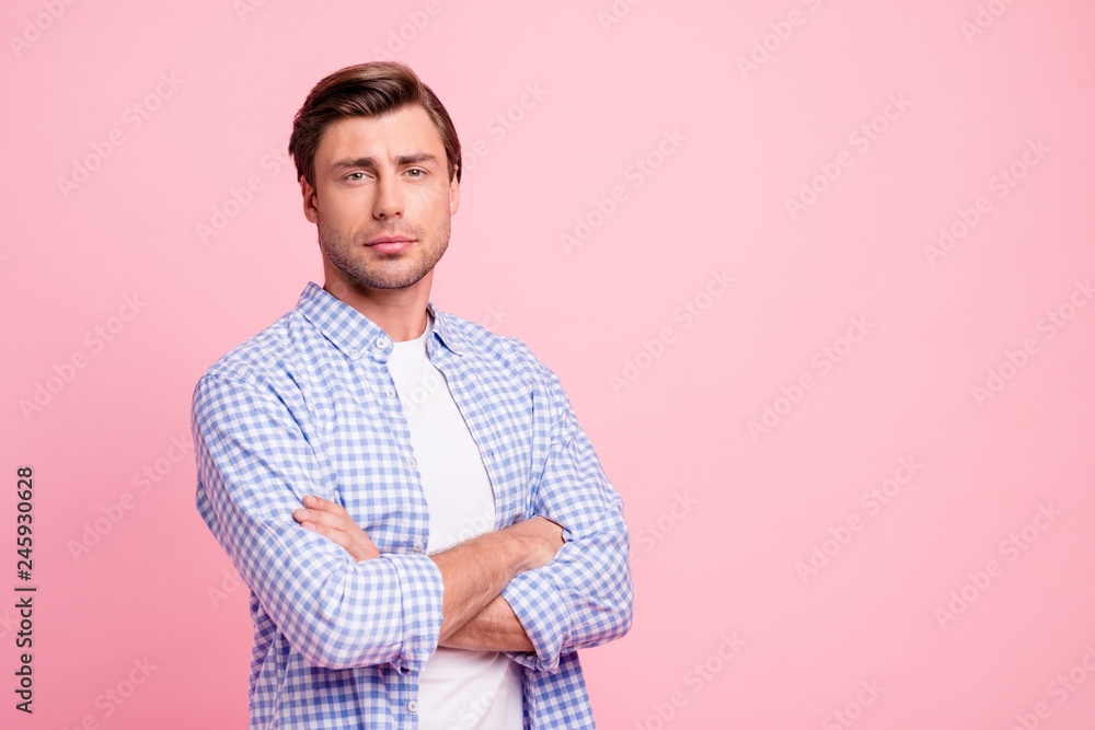 Close up photo of pretty attractive self-confident he him his man arms crossed future big boss businessman wearing casual plaid shirt white t-shirt outfit isolated on pale rose background Close up photo of pretty attractive self-confident he him his man arms crossed future big boss businessman wearing casual plaid shirt white t-shirt outfit isolated on pale rose background