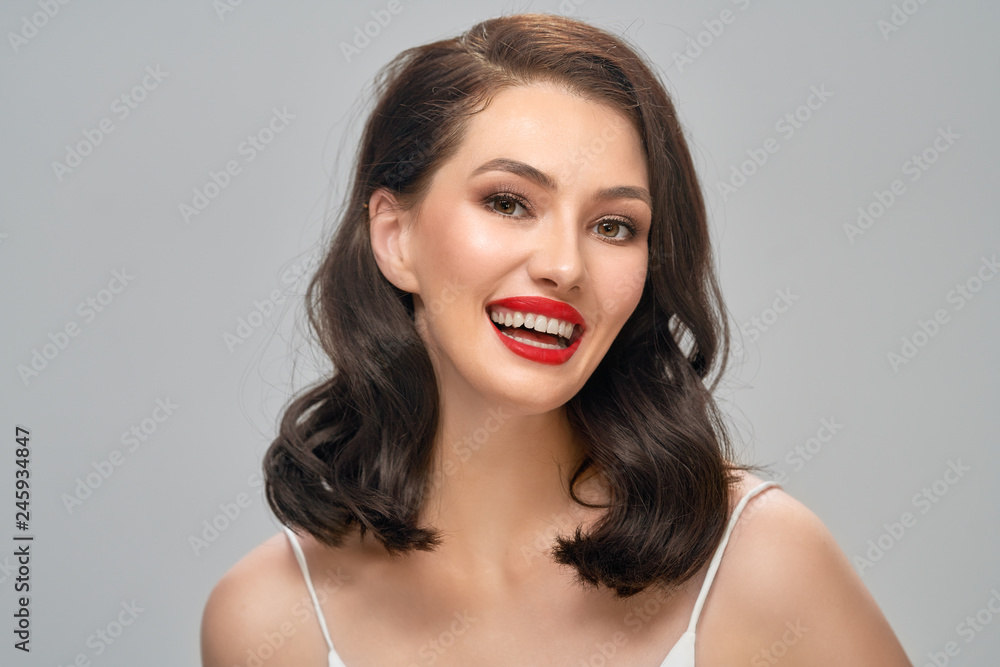 Fototapeta premium brunette with bright makeup
