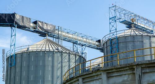 Fuel storage tank