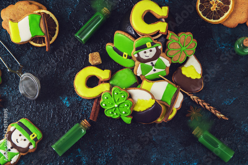 Fototapeta Naklejka Na Ścianę i Meble -  Gingerbread cookies with different cookie shape for St. Patrick's Day