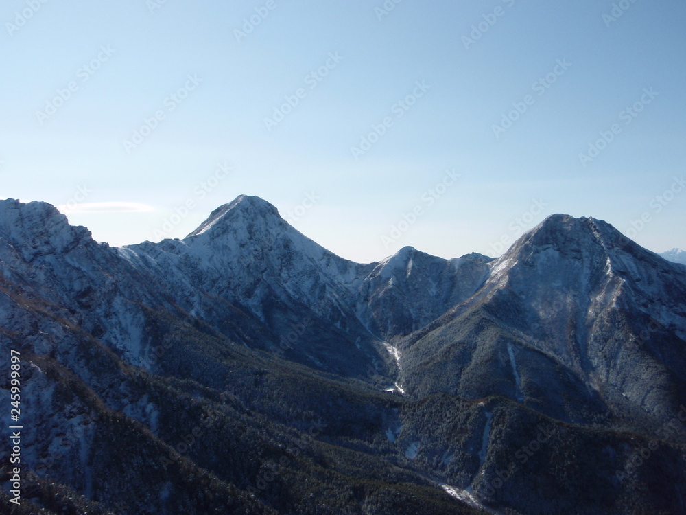 初冬の八ヶ岳 ～ 赤岩の頭より赤岳、阿弥陀岳を望む