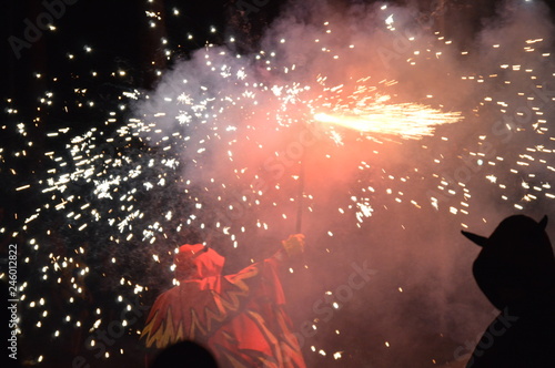 Demonios en fiesta photo