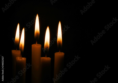 candle light with black background