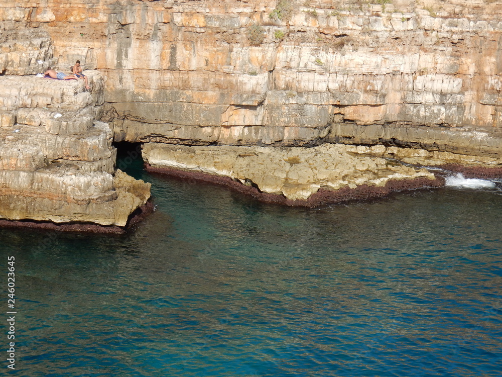 Polignano a Mare - Particolare della scogliera di Pietra Piatta Polignano a Mare - Particolare della scogliera di Pietra Piatta