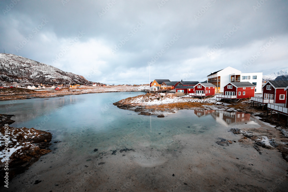 Fototapeta Fjord krajobraz zimowy w Norwegii